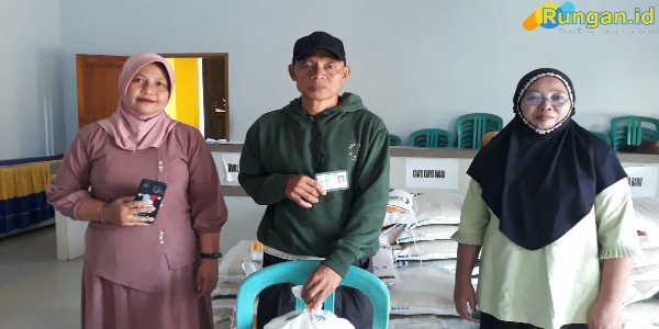 Penyaluran Bantuan BCP Oleh Pemerintah Desa Parungi.